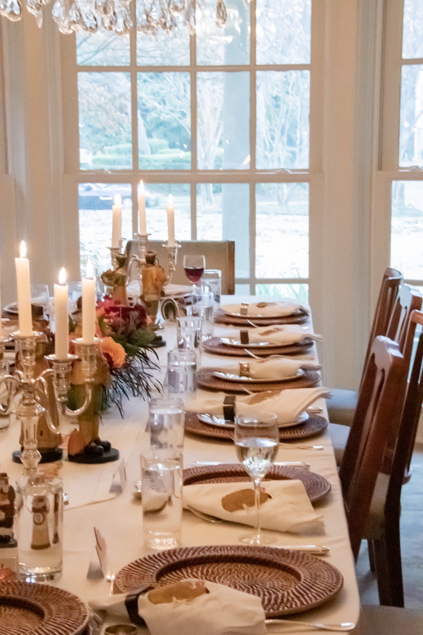 13 Tips for Fitting Everyone Around the Thanksgiving Table