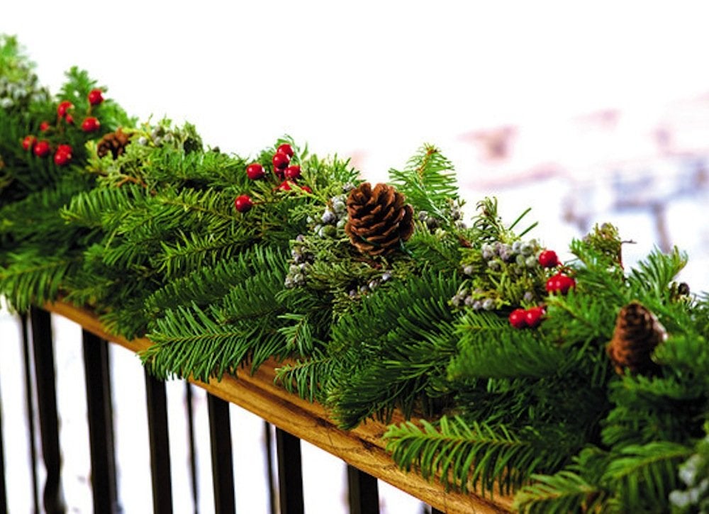 11 Ways to Make Your House Smell Like Christmas