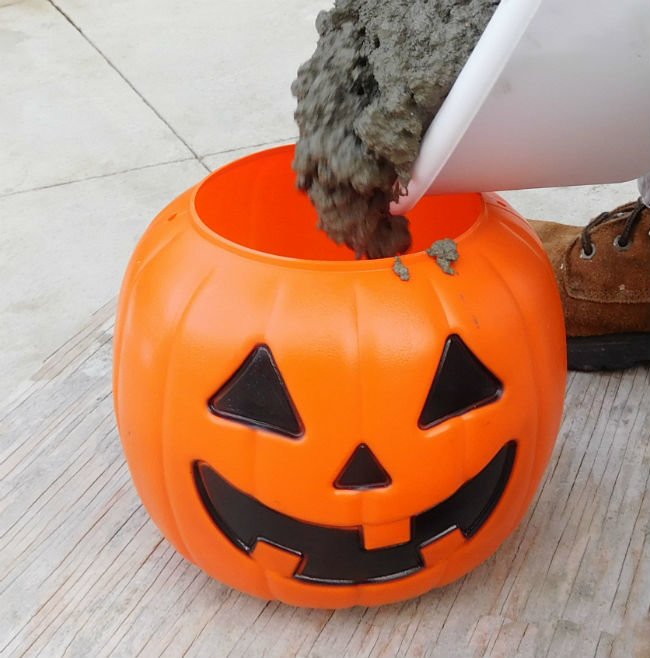 How to Make Concrete Pumpkins with Quikrete