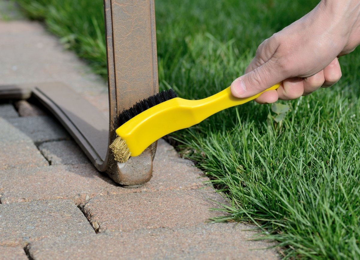 The Dos and Don’ts of Cleaning Patio Furniture