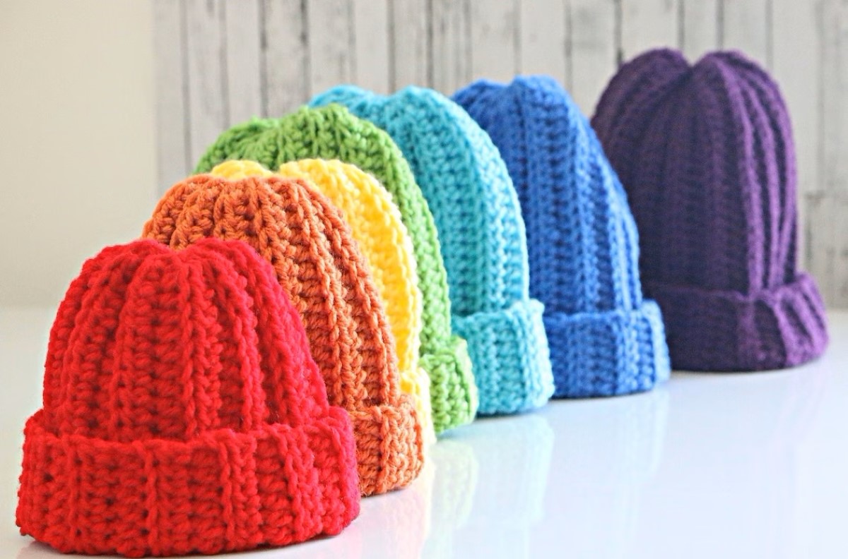 modèles de crochet pour débutants - bonnets colorés au crochet