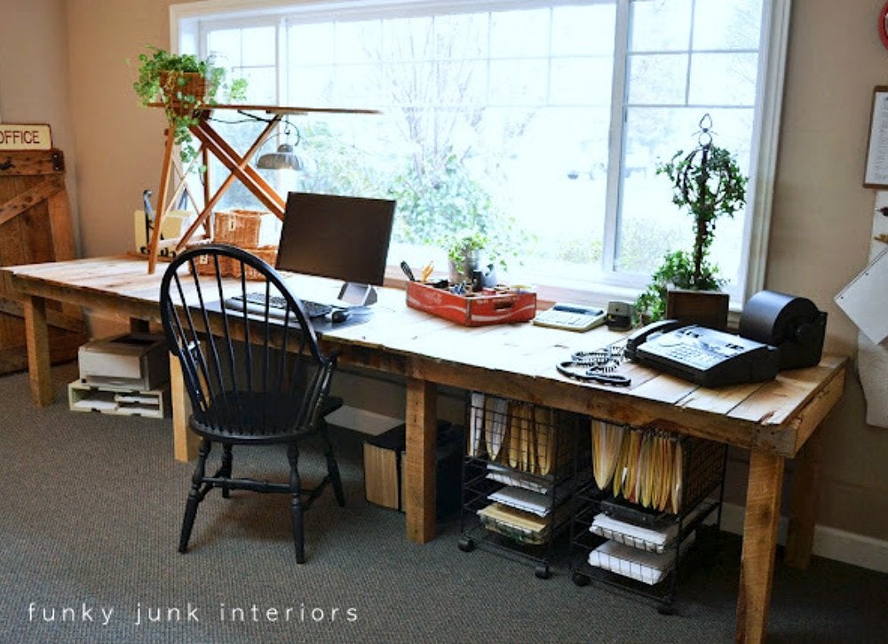 15 Easy Designs for a DIY Desk