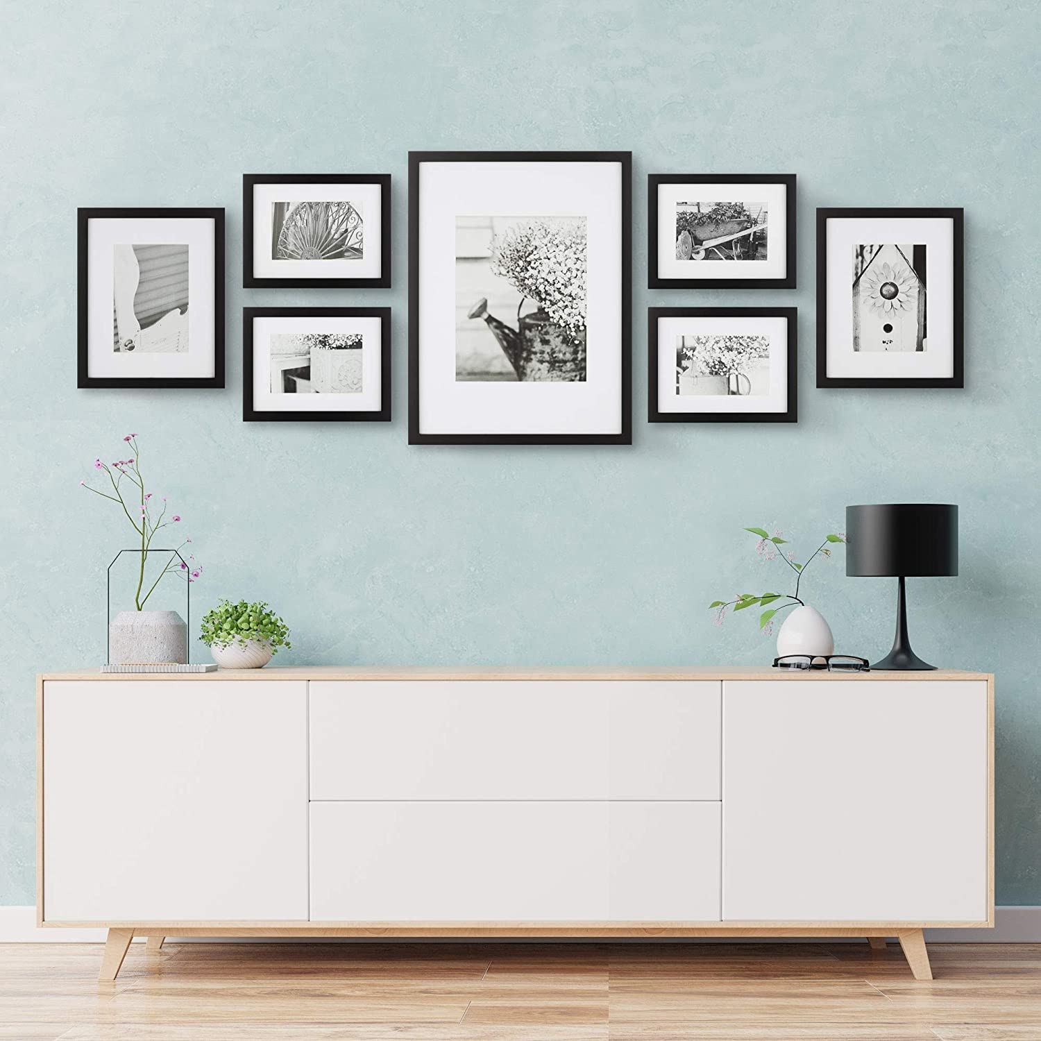 Amazon-interior-design-trends-2023-black-picture-frames