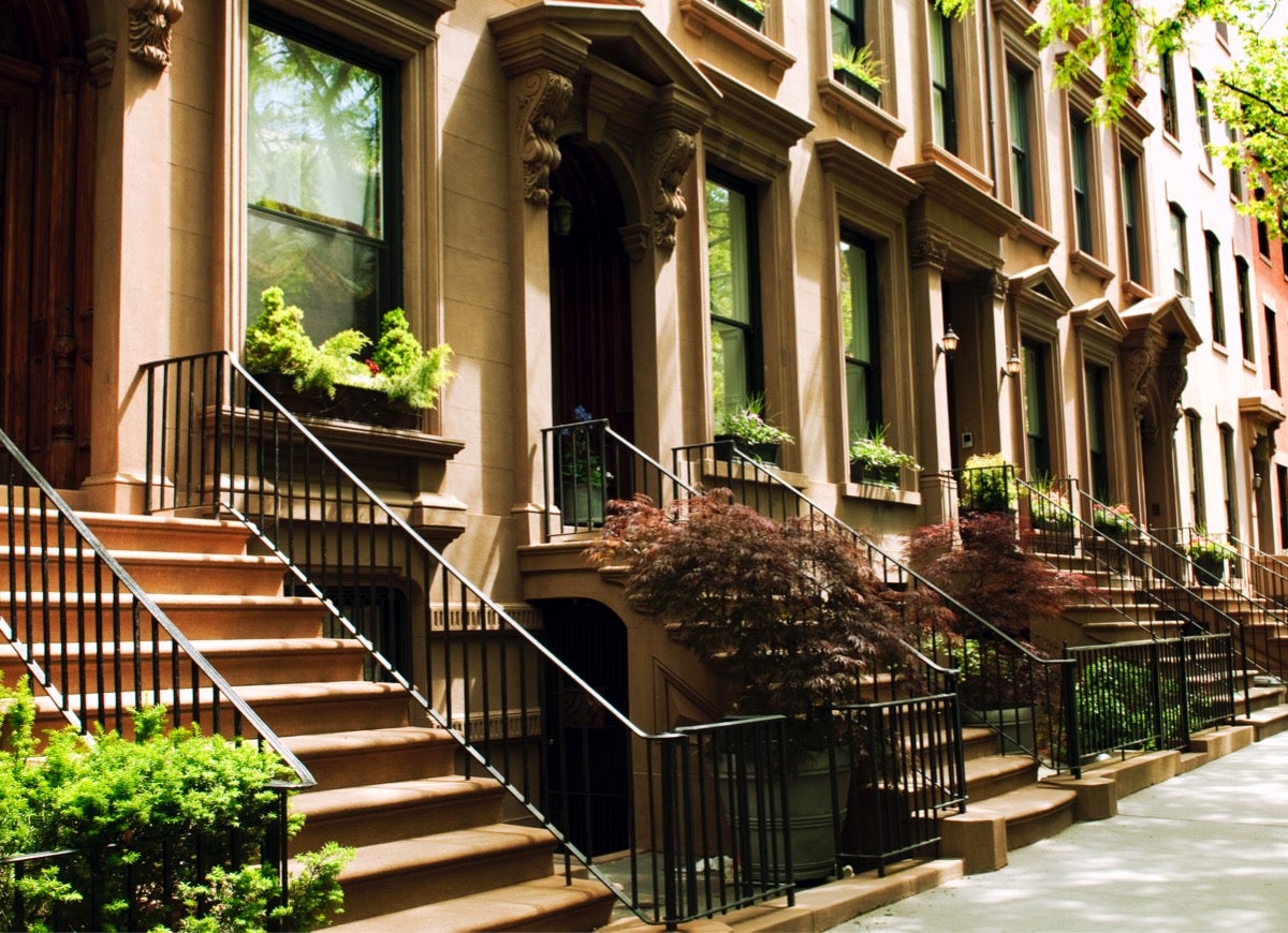 20 photos qui prouvent pourquoi les Brownstones de Brooklyn sont emblématiques