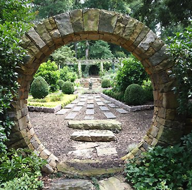 Great Entrances: 10 Welcoming Garden Gates