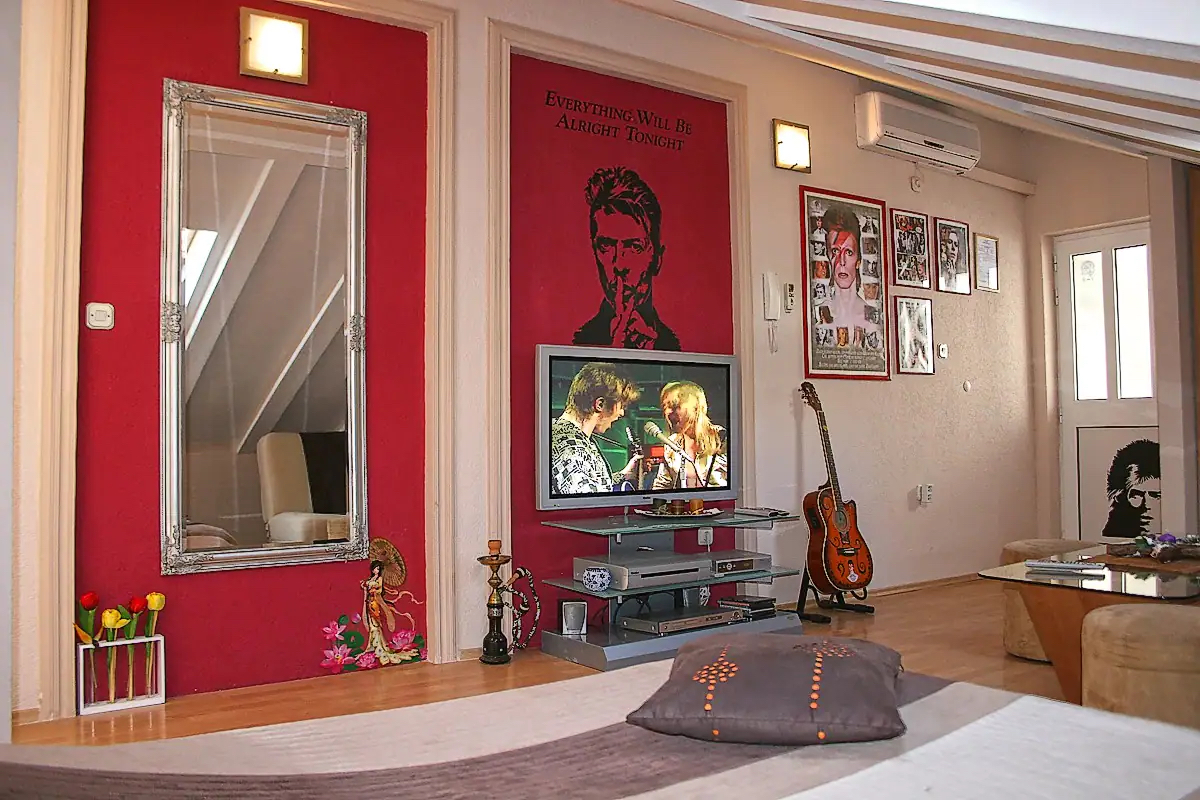 Airbnb themed short term rental ziggy apartment