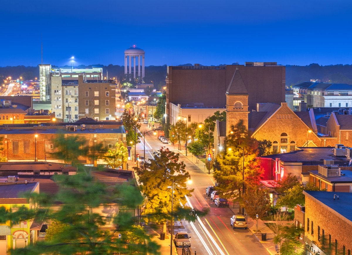 12 Good Reasons to Move to a College Town