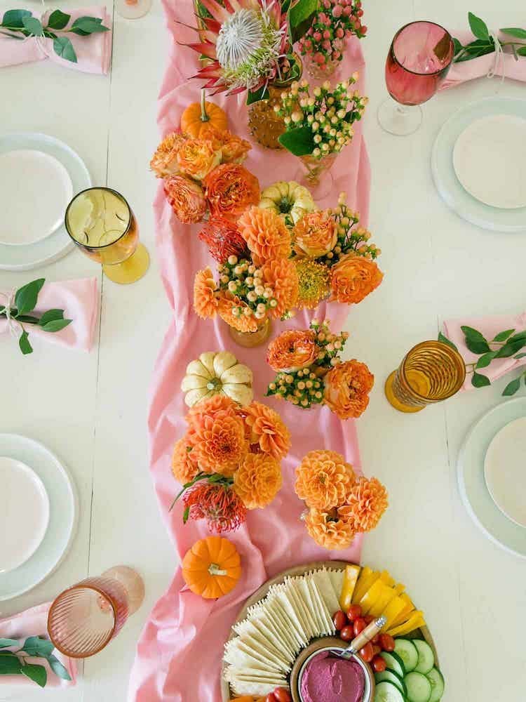 35 Fresh and Festive Ways to Dress Up Your Thanksgiving Table