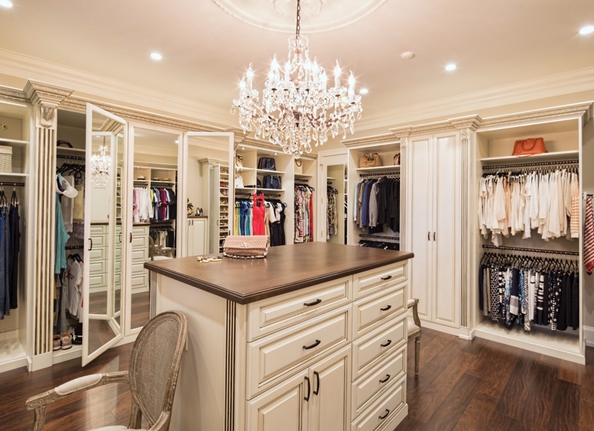 20 Beautiful Walk-In Closet Ideas for Organization