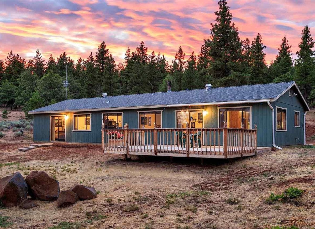 15 Off-the-Grid Homes for Sale Right Now