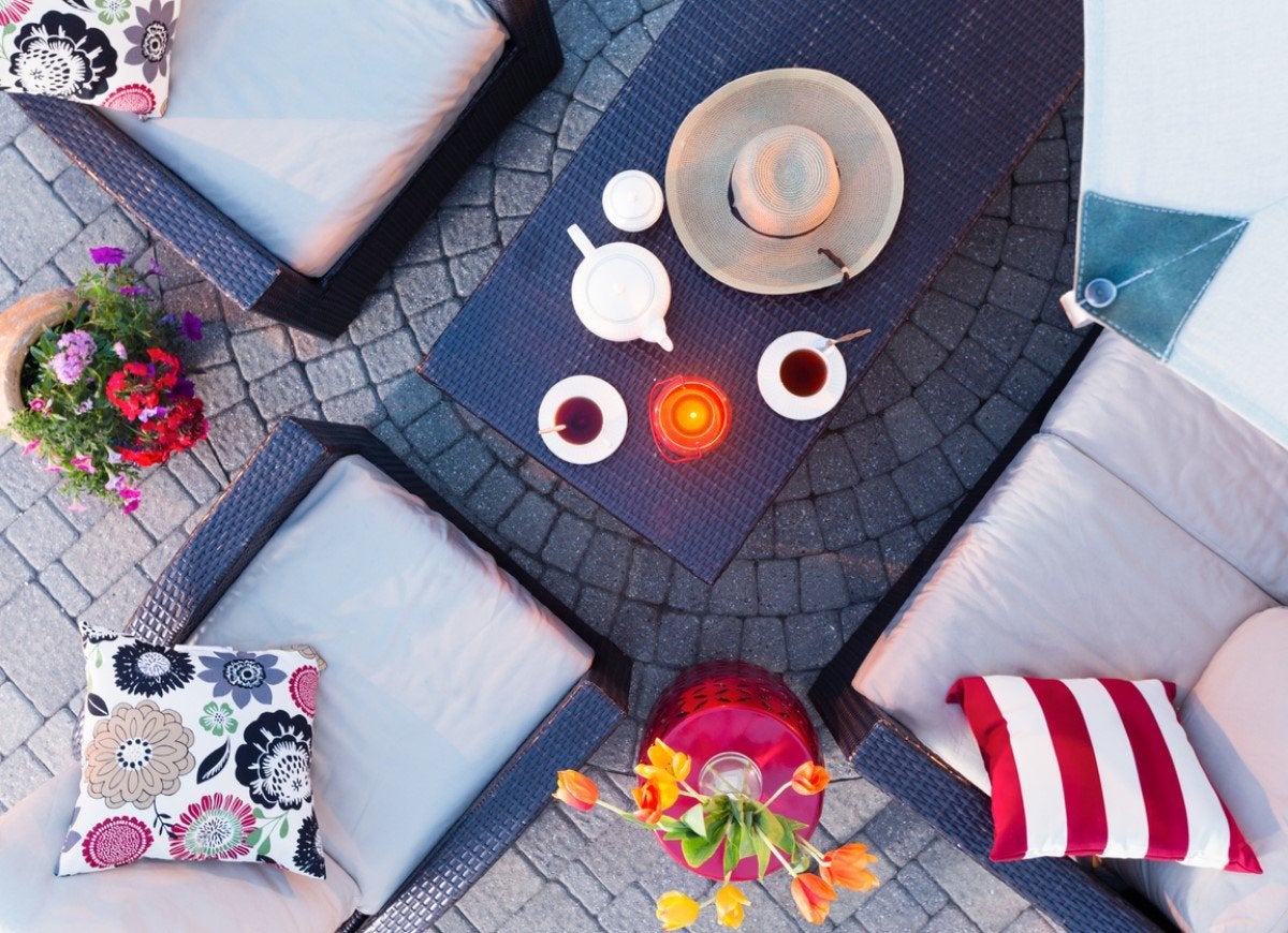 The Dos and Don’ts of Cleaning Patio Furniture