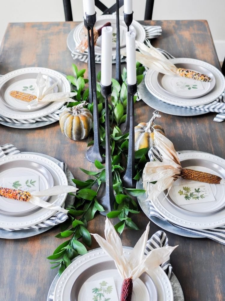 35 Fresh and Festive Ways to Dress Up Your Thanksgiving Table