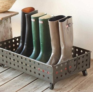 11 Smart Ways to Organize Your Winter Footwear