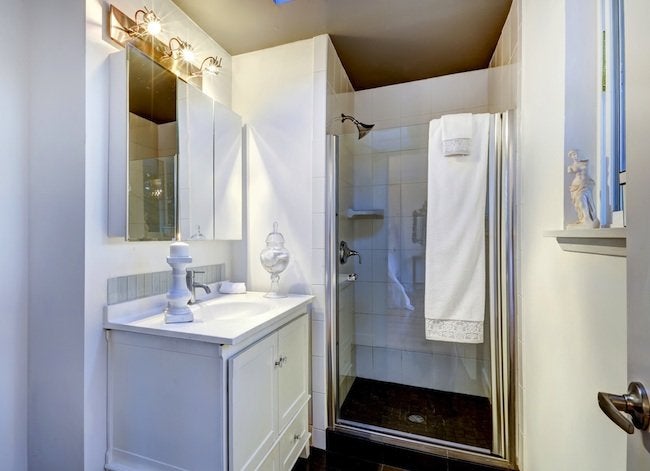 14 Ways to Stop Hating Your Small Bathroom