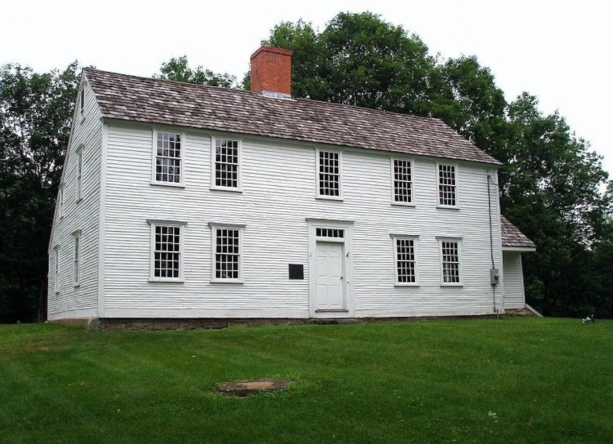 15 Saltbox Houses Worth Their Salt