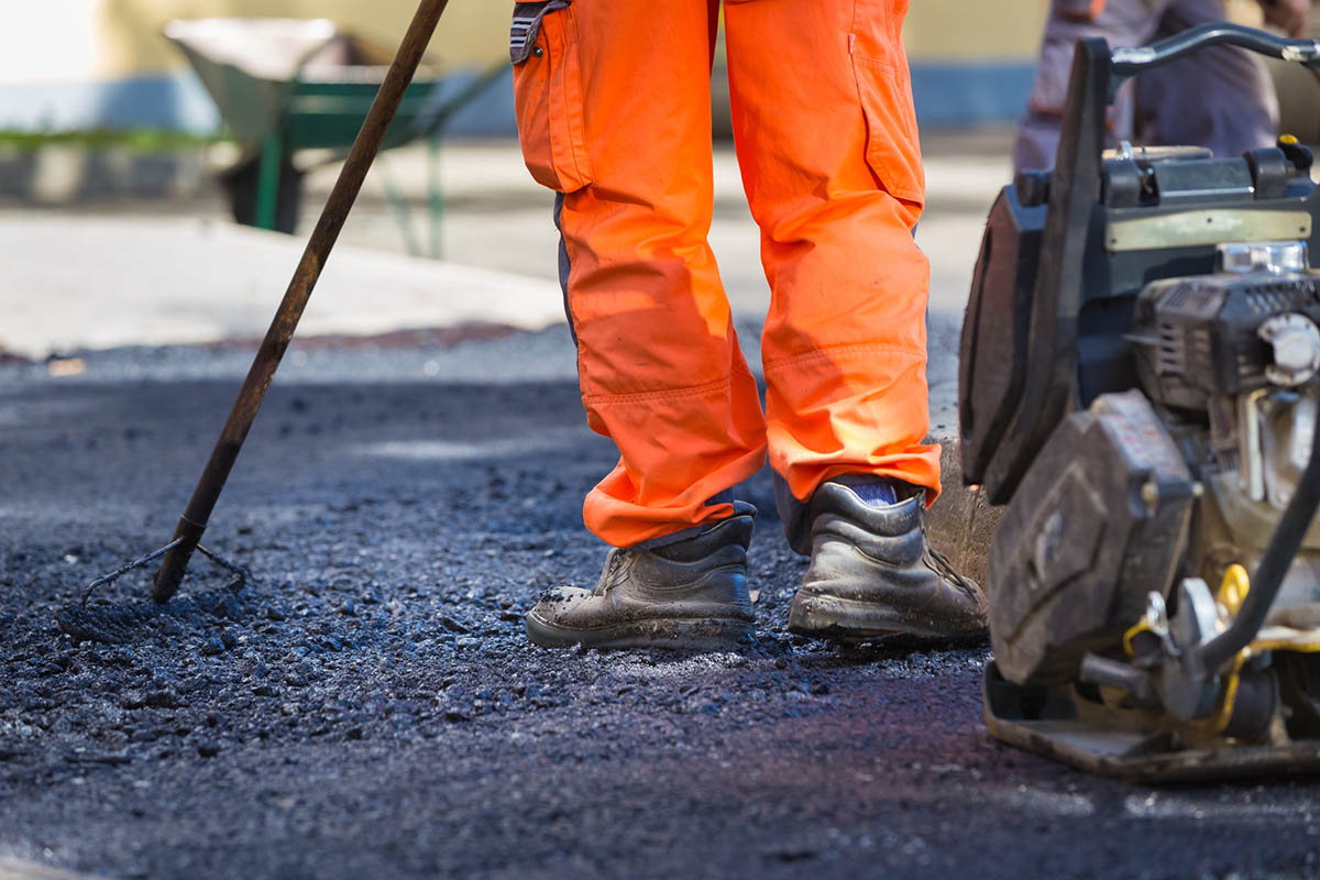 Coût d'une allée en asphalte à faire soi-même ou à faire appel à un professionnel