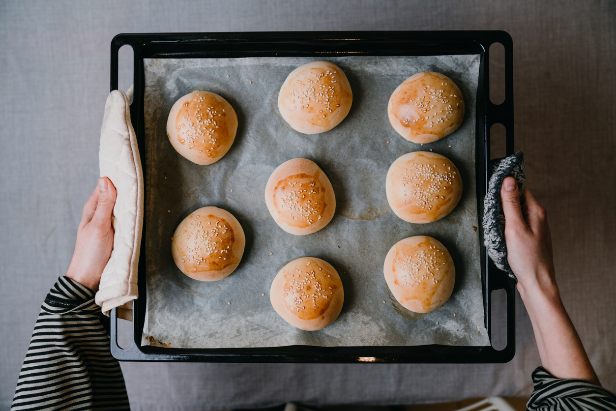 iStock-1221789192 turkey shortage thanksgiving dinner rolls