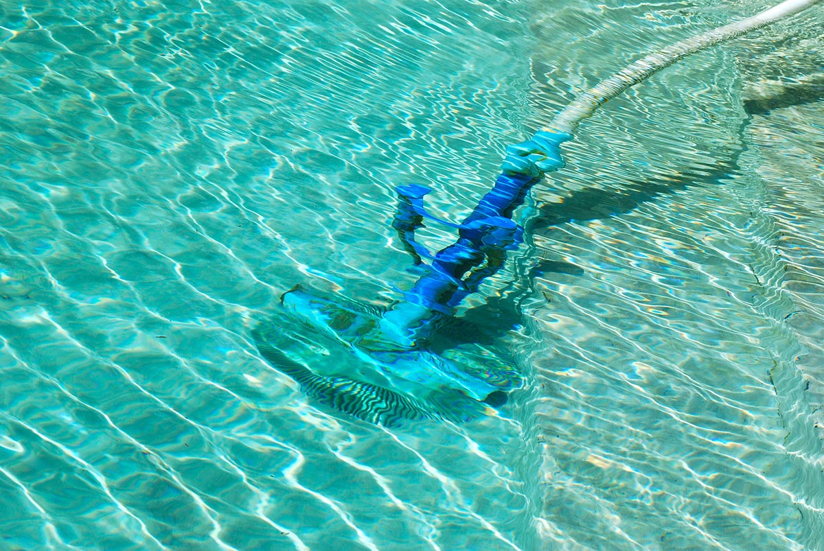 La meilleure option d'aspirateur de piscine fonctionnant de manière indépendante pour nettoyer une piscine