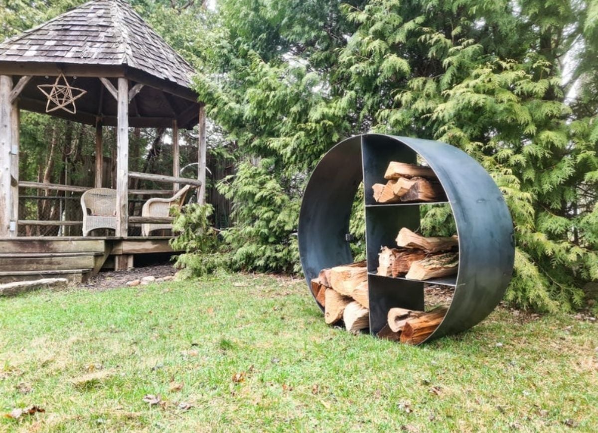 12 idées créatives pour le stockage du bois de chauffage