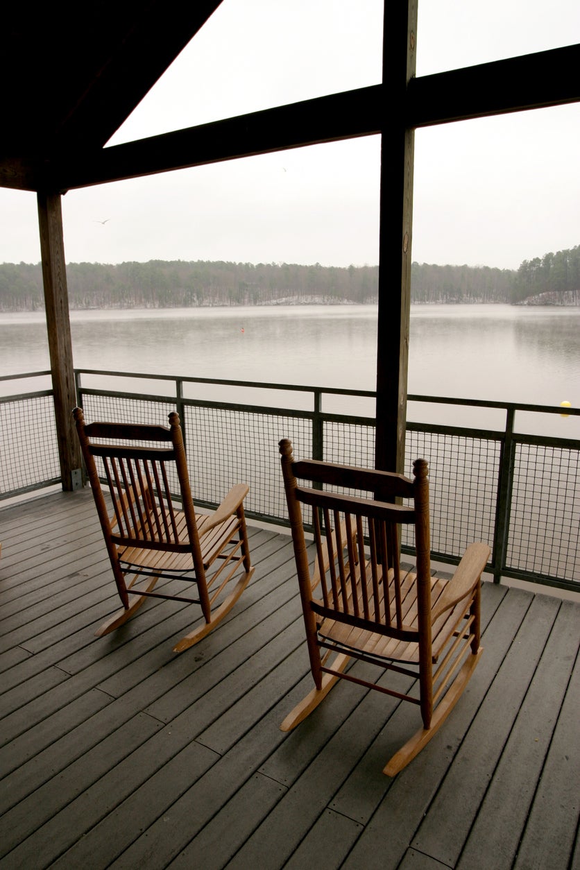 12 Seductively Serene Screened Porch Ideas