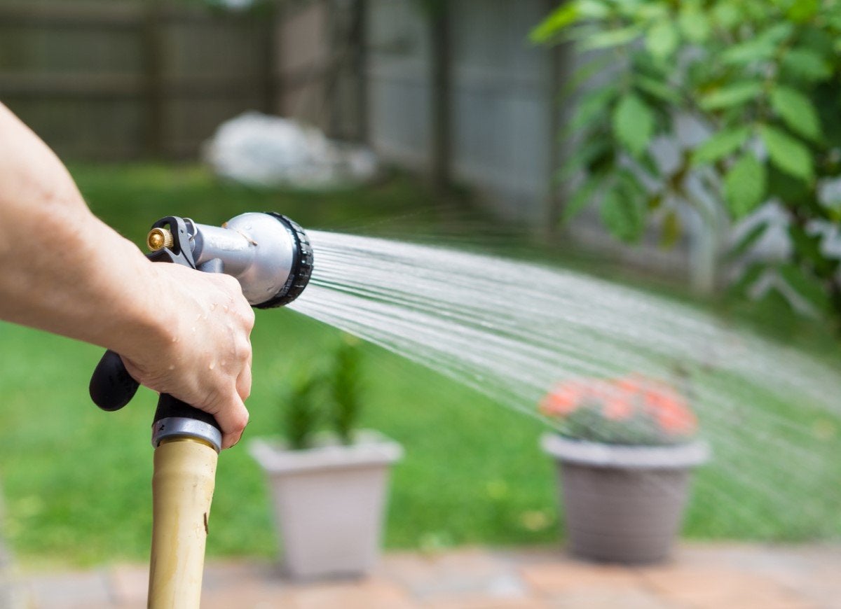 The Dos and Don’ts of Cleaning Patio Furniture