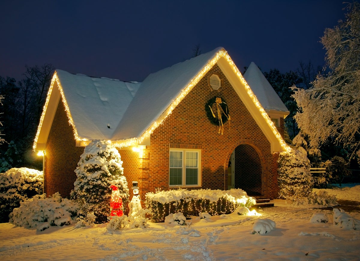 10 Easy Ways to Add Christmas Curb Appeal