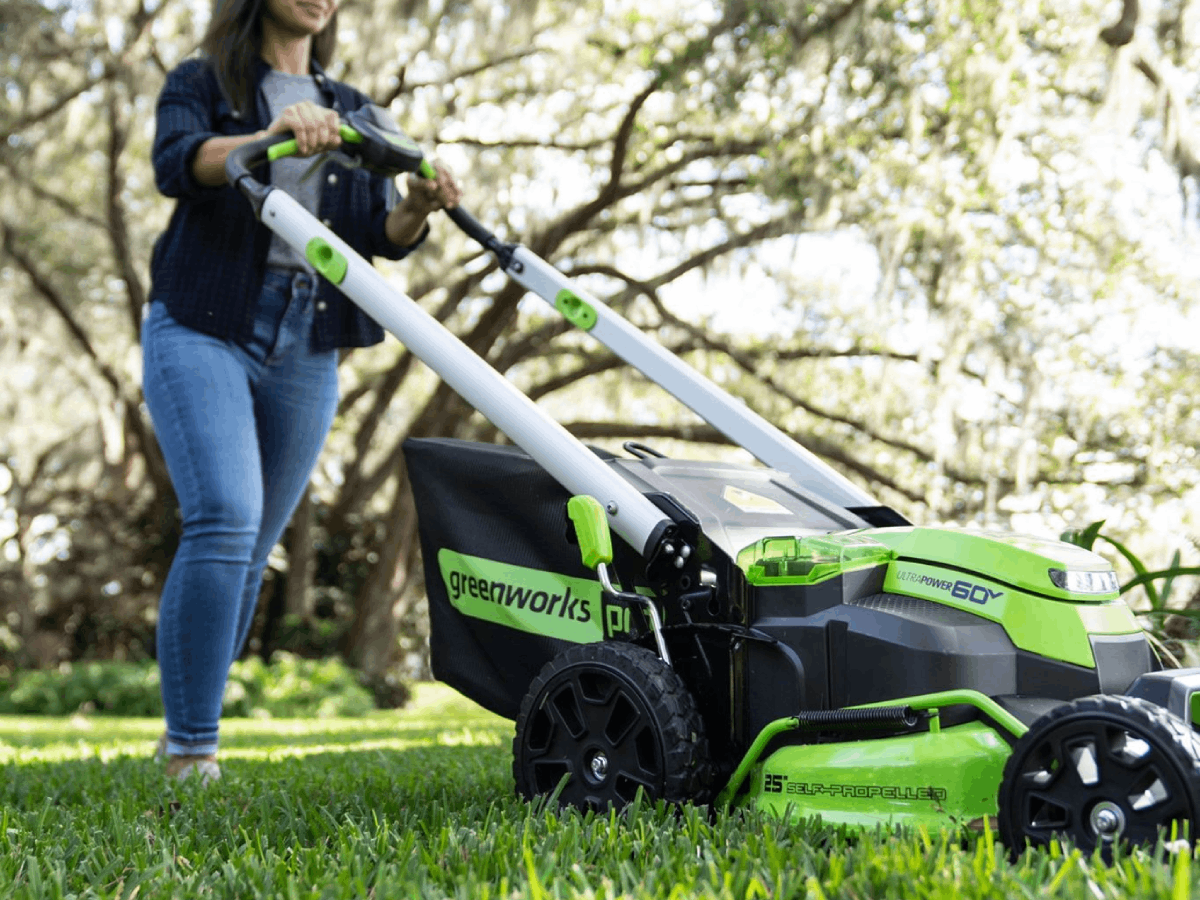 12 Great Deals on Lawn Care Equipment: Home Depot, Lowe’s, and Amazon