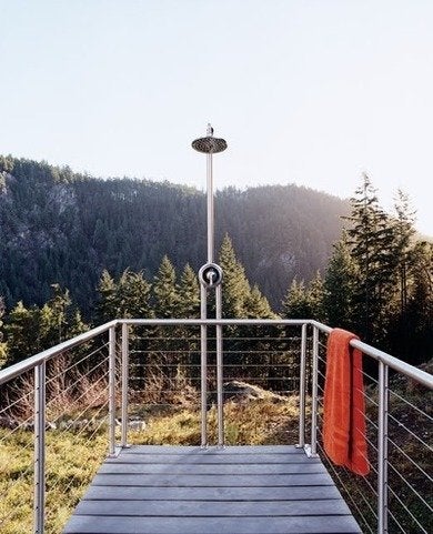 Outdoor Showers: The New Accessible Luxury