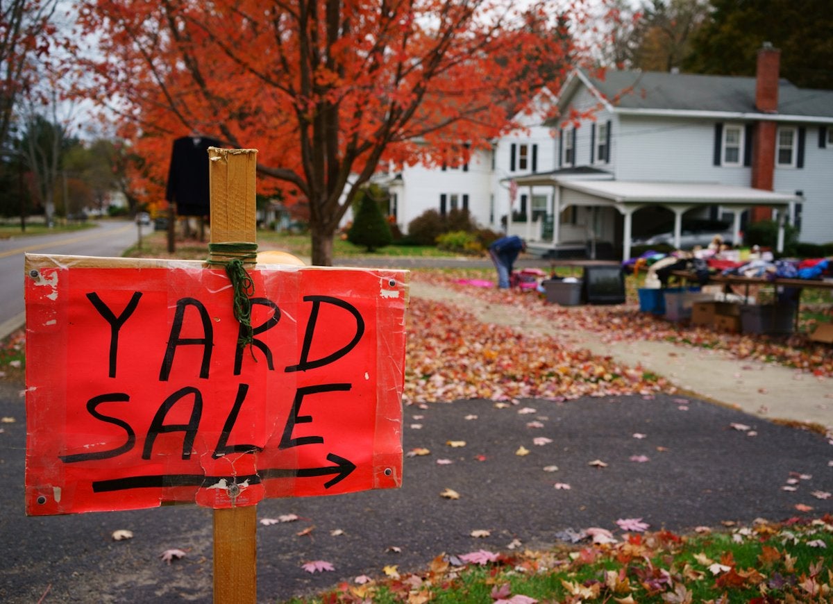 12 Reasons Fall Is the Best Time to Have a Garage Sale