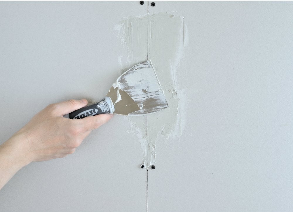 10 Reasons Every DIYer Needs a Putty Knife