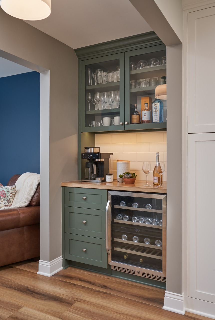 wide view of butler pantry in hallway