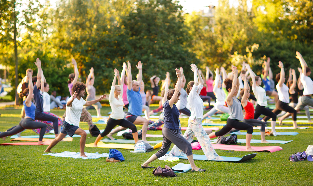 iStock-1270684961 volunteer opportunities yoga in the park