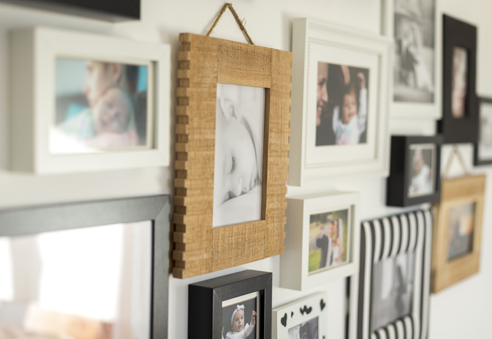 home-health-room-family-photo-wall