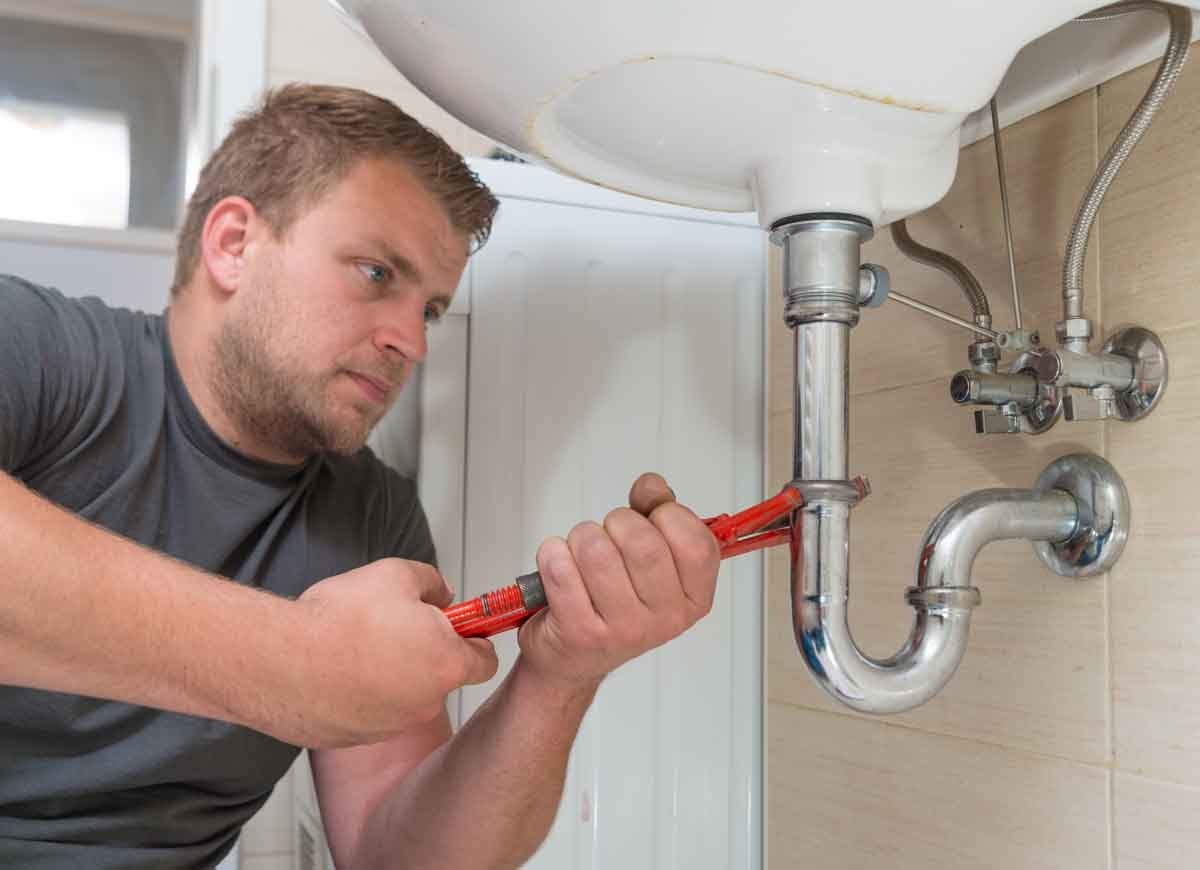 10 Plumbing Tips Everyone Needs to Know