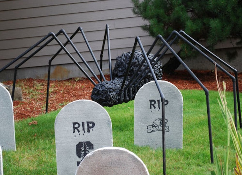 15 Easy Ways to Terrify Trick-or-Treaters