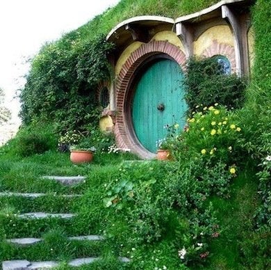 12 maisons de Hobbit qui vous donneront envie de déménager sous terre