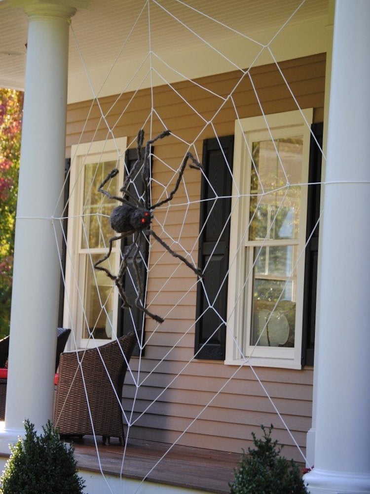 15 Easy Ways to Terrify Trick-or-Treaters