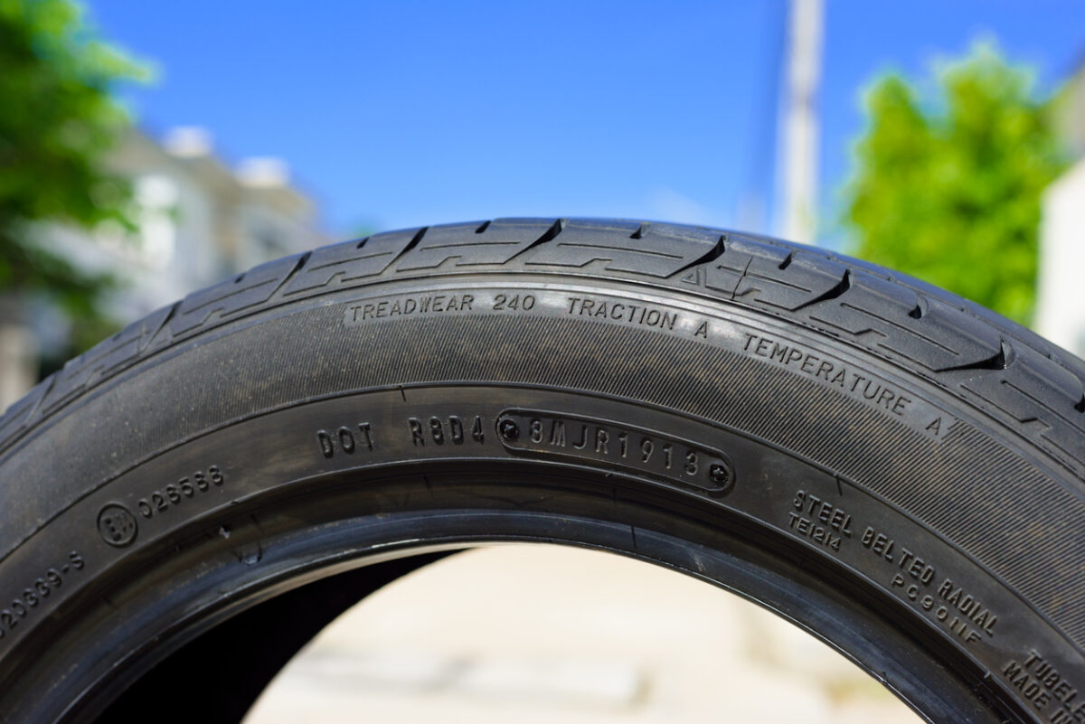 how to read a tire sidewall