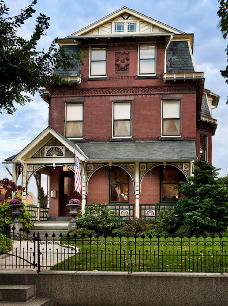 18 Victorian Homes We Love