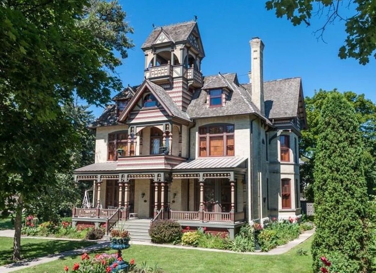 18 Victorian Homes We Love