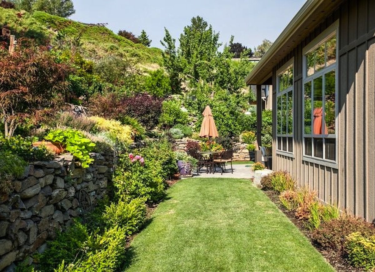 20 Tiny Backyards We Love