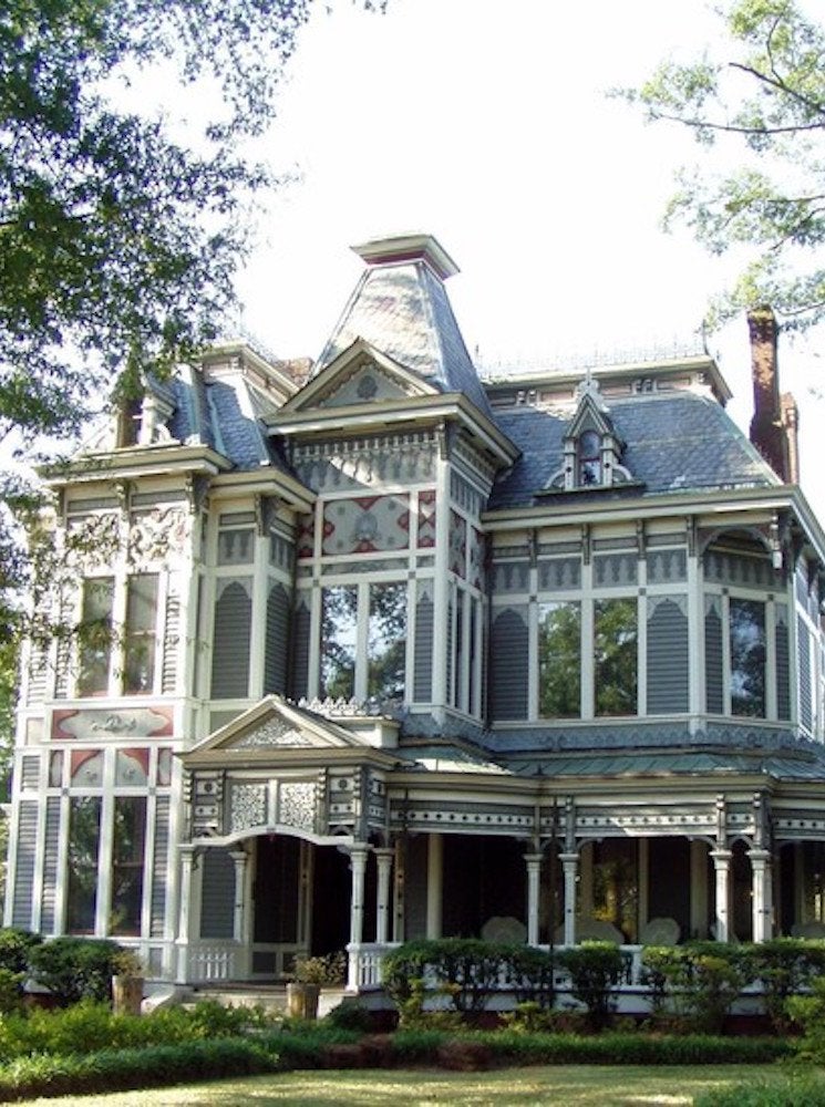 18 Victorian Homes We Love