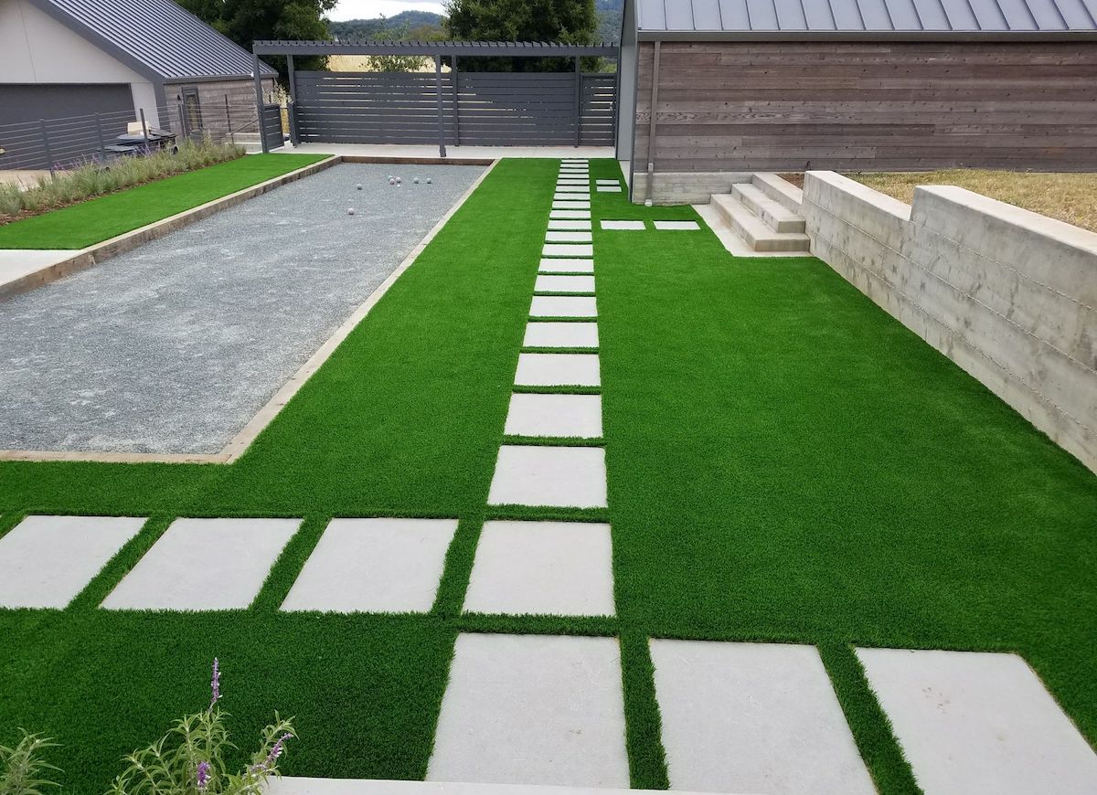 8 Inspiring Ideas for an Artificial Turf Landscape