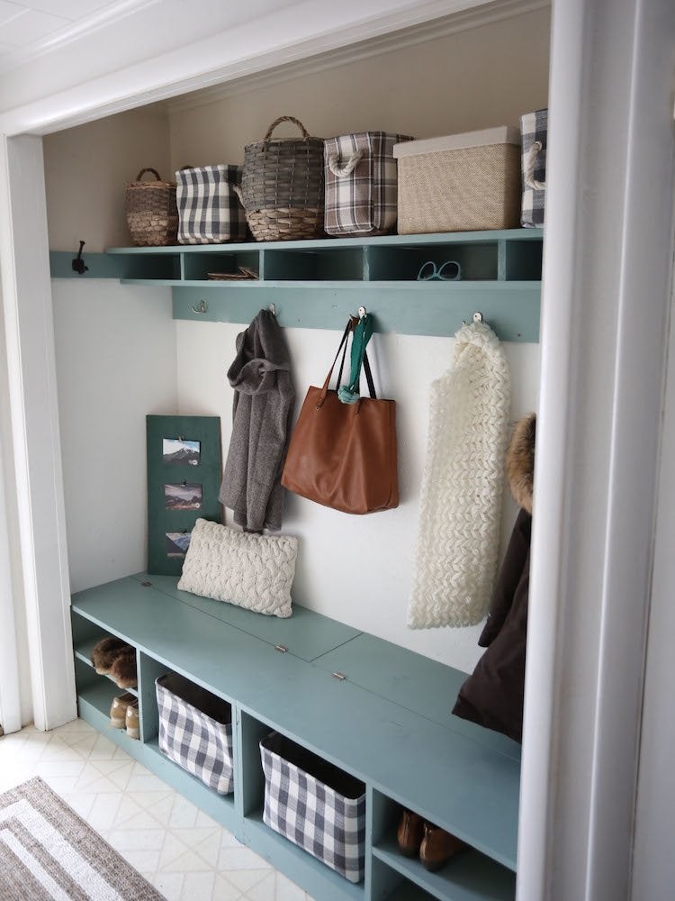 20 Incredible Ideas for a DIY Storage Bench