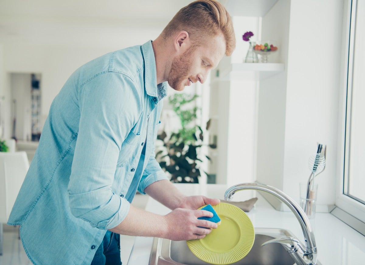 14 Handy Products That Help You Get By Without a Dishwasher